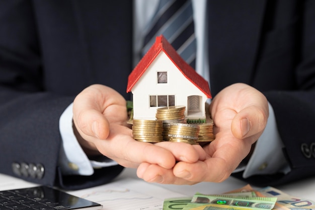 House bills and financial documents